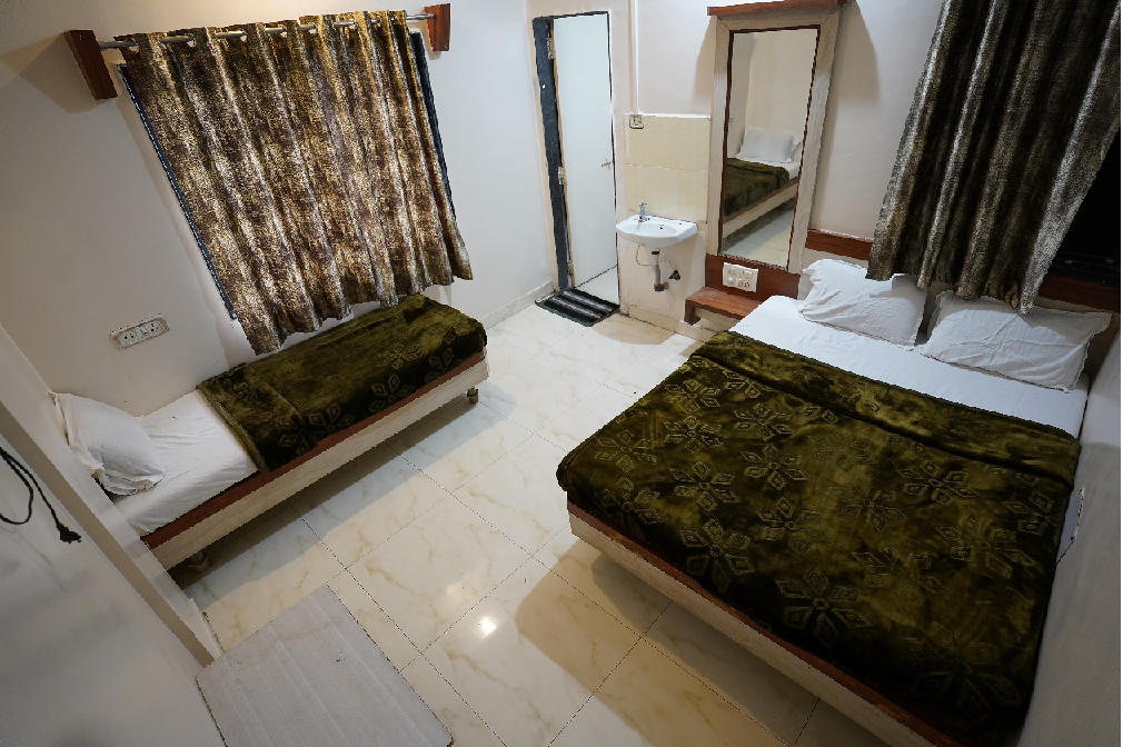 1 x triple Bed AC